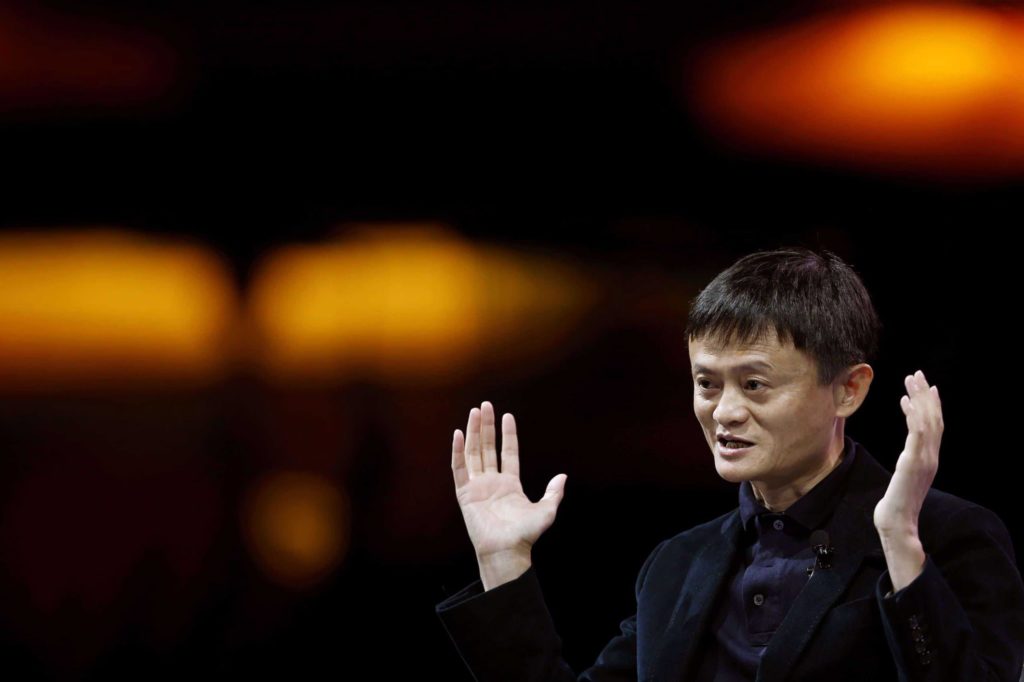 Giới Trẻ Hà Nội Xếp Hàng Đông Nghịt Để Tham Dự Sự Kiện Với Jack Ma