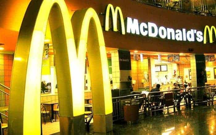 McDonanlds khai trương cửa hàng đầu tiên ở Hà Nội