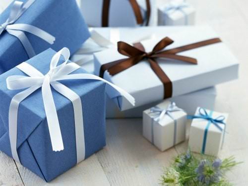 Quà tặng là sự tri ân đối với đối tác khách hàng
