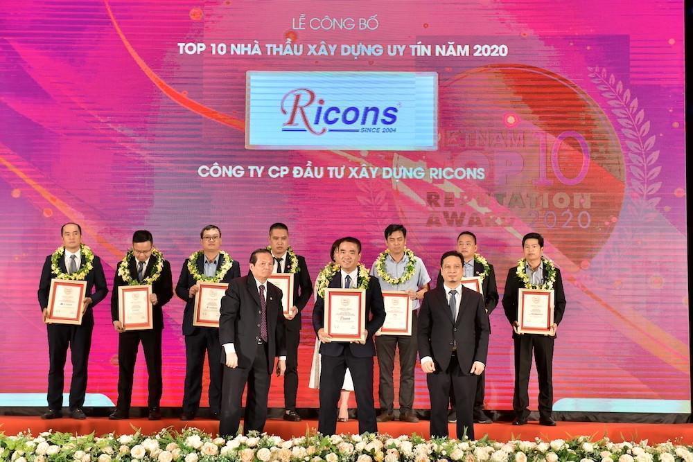 Lễ công bố Top 500 Doanh nghiệp tăng trưởng nhanh nhất Việt Nam năm 2020