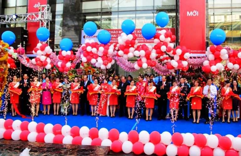 Cho Thuê Bục Sân Khấu Giá Tốt