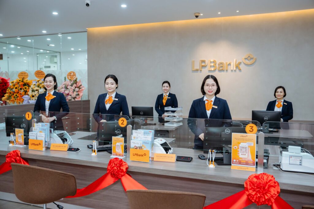 Lễ Khai Trương Trụ Sở Mới Lpbank Sơn Tây