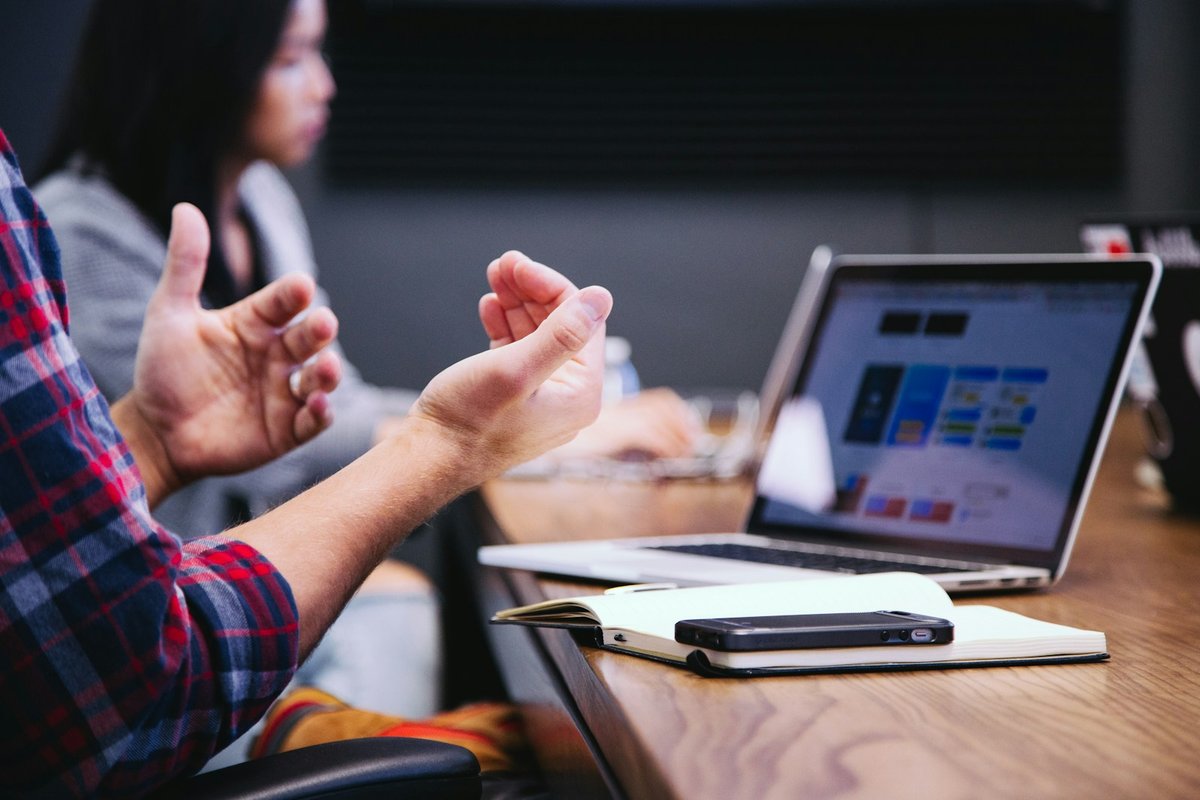 Buổi Họp Trao Đổi Và Làm Rõ Yêu Cầu Đề Bài Event Brief Giữa Client Và Agency