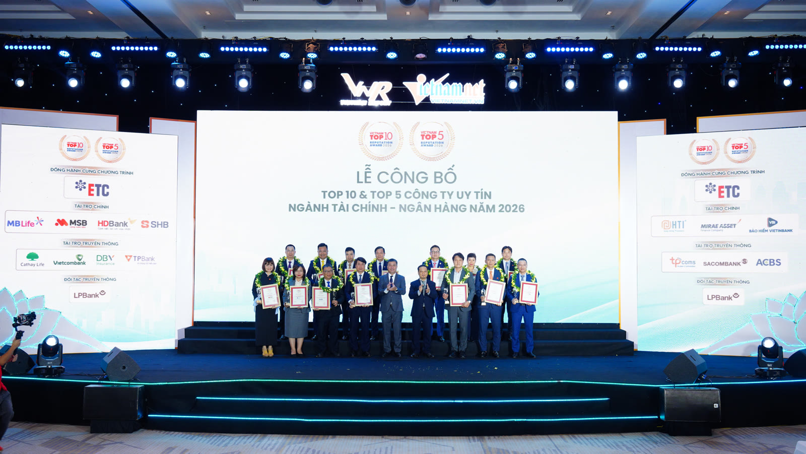 Vinh Danh Top 10 Công Ty Tài Chính - Ngân Hàng Uy Tín Năm 2026