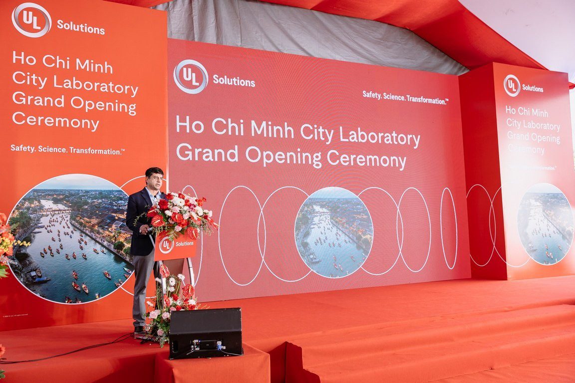Đại Diện Ban Lãnh Đạo Cấp Cao Tập Đoàn Ul Solutions Phát Biểu Khai Mạc Buổi Lễ Khai Trương Cơ Sở Mới