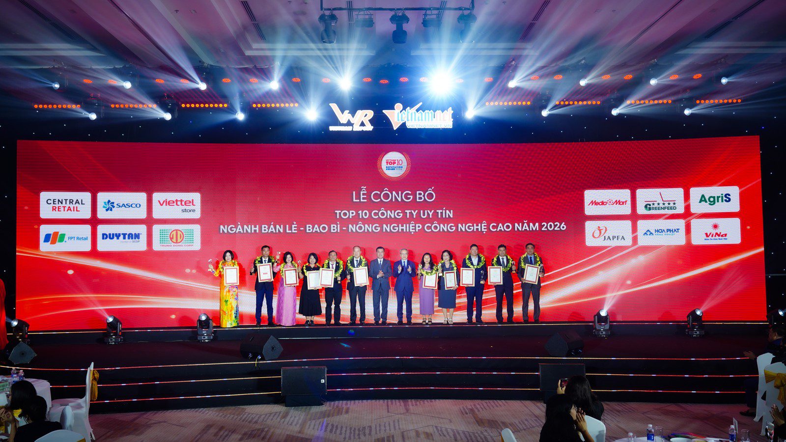 Lễ Công Bố PROFIT500, The 108 Titans Và Top Công Ty Uy Tín Năm 2026 Vinh Danh Top 10 Công Ty Uy Tín Ngành Bán Lẻ - Bao Bì - Nông Nghiệp Công Nghệ Cao Năm 2026